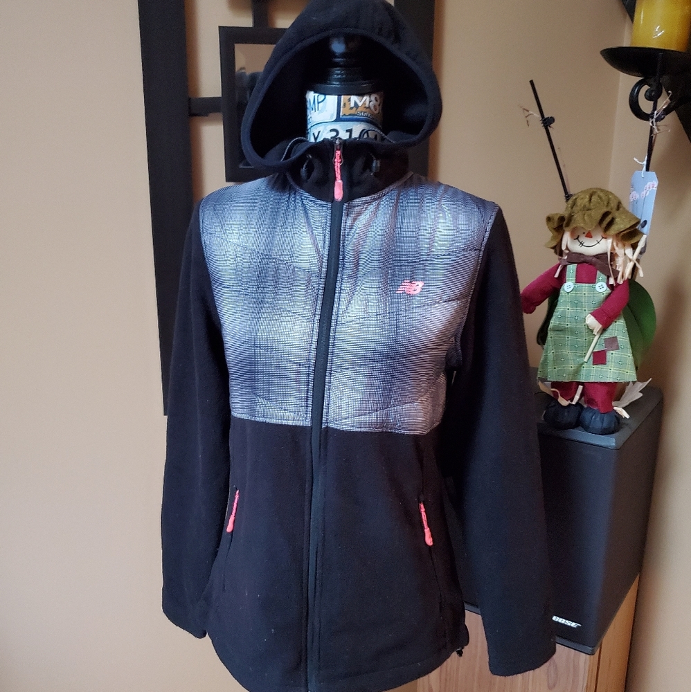 NEW BALANCE BLACK & GRAY HOODED FLEECE JACKET! - Picture 2 of 8